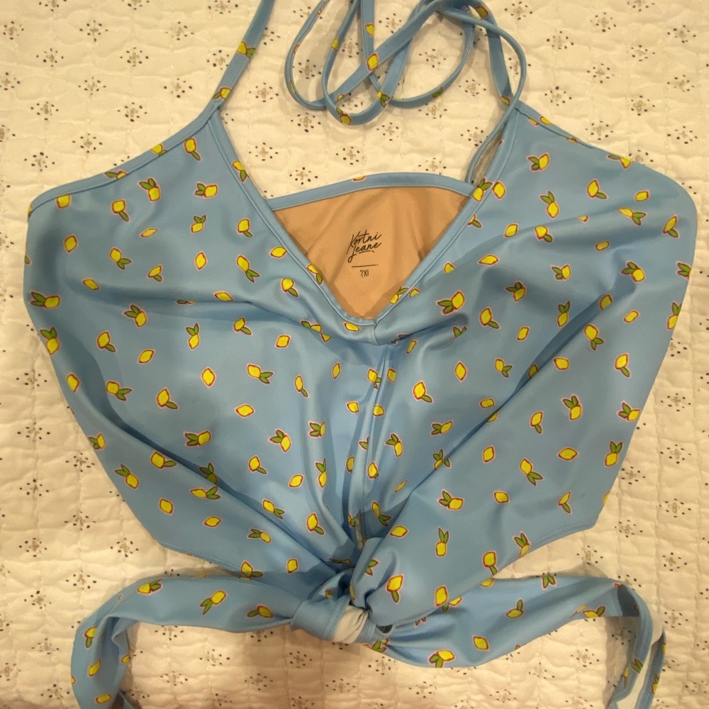 Kortni Jeane Lemons tie up top